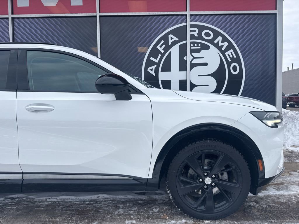 Used 2021 Buick Envision Essence w/ Sport Touring Package image 3