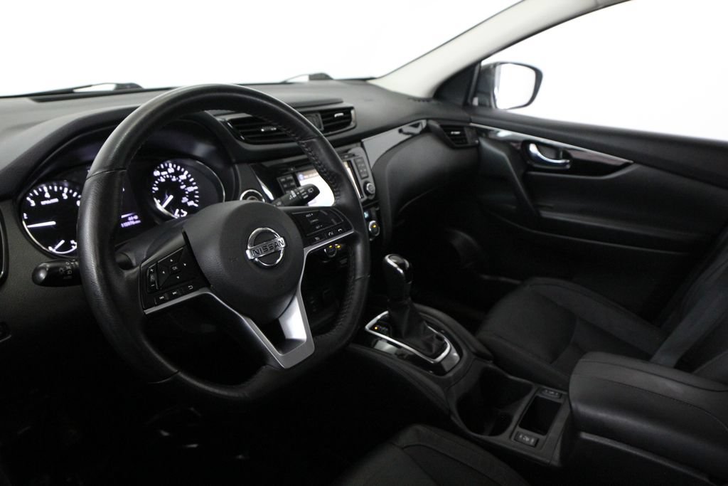 Used 2017 Nissan Rogue Sport SL AWD/4WD image 6
