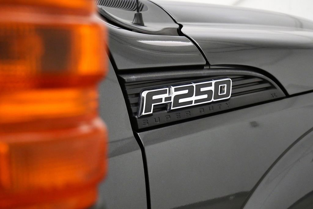 Used 2015 Ford F250 XL w/ Power Equipment Group image 10