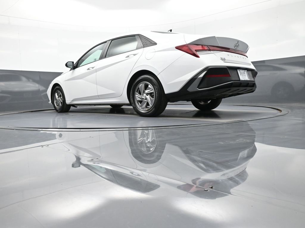 Certified 2025 Hyundai Elantra SE image 31