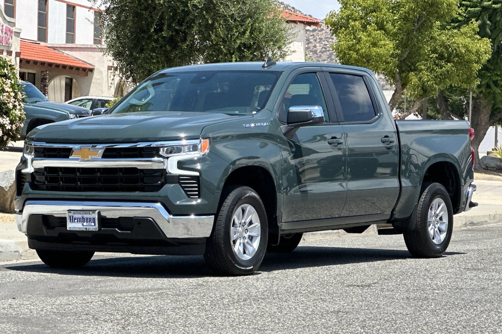 Used 2025 Chevrolet Silverado 1500 LT RWD image 8