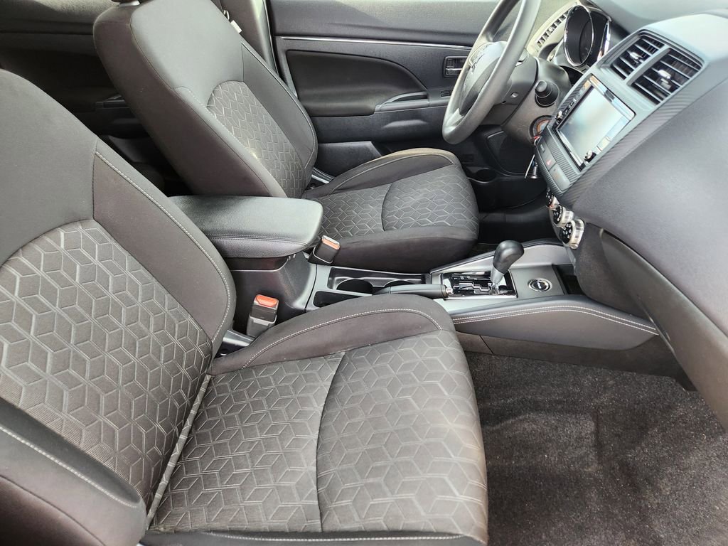 Used 2025 Mitsubishi Outlander Sport ES image 13