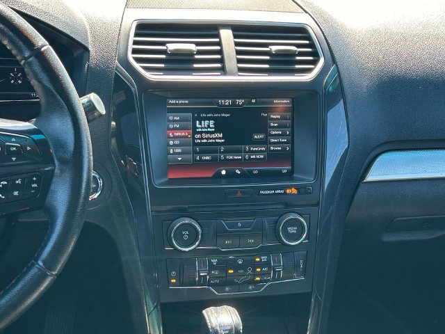 Used 2016 Ford Explorer XLT w/ Equipment Group 201A AWD/4WD image 17