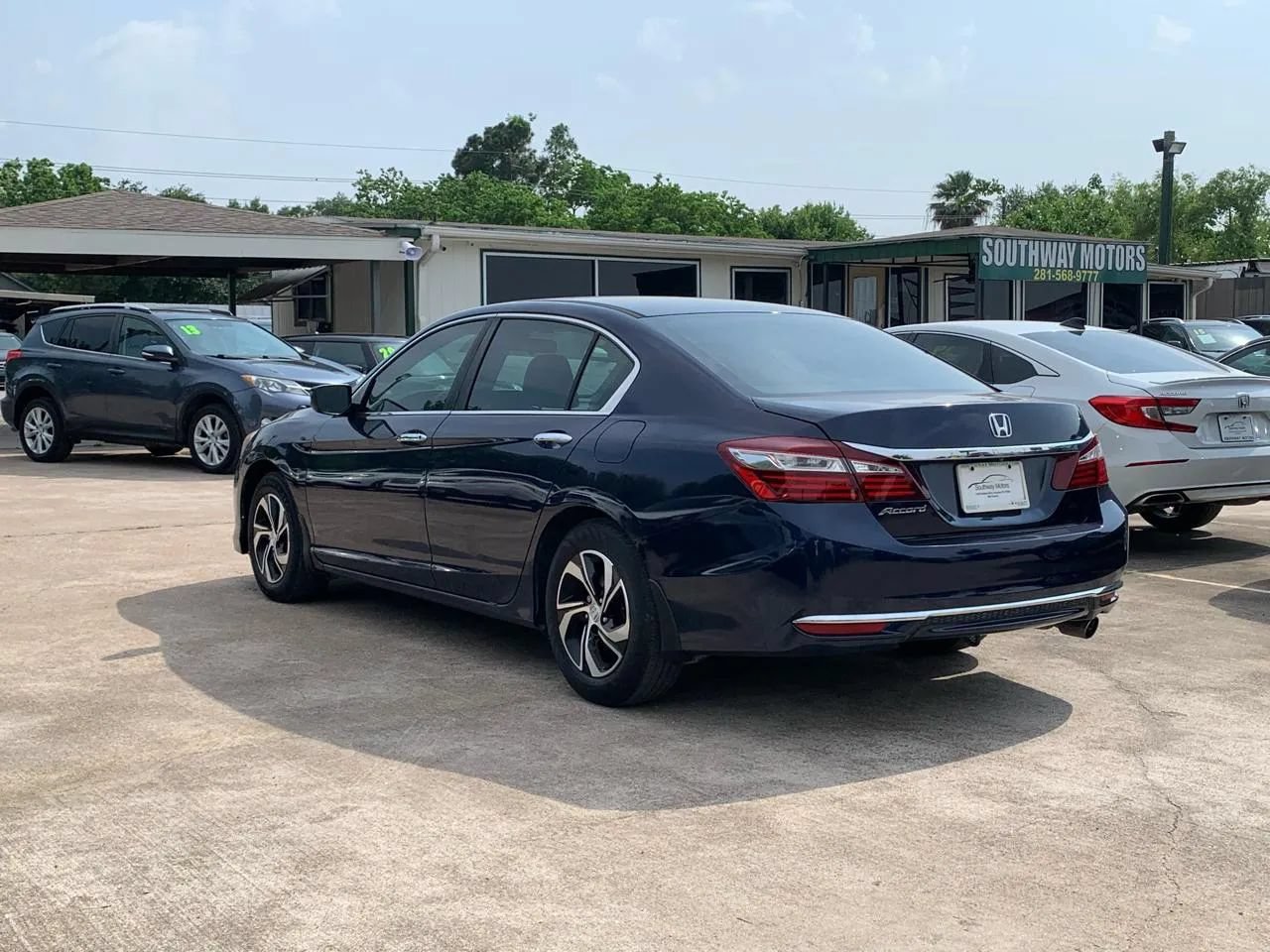 Used 2017 Honda Accord LX image 5