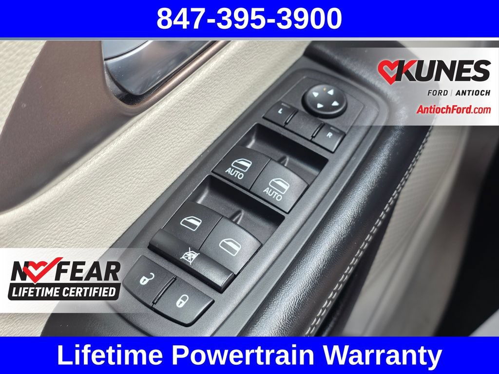 Used 2023 Chrysler Voyager LX FWD image 51