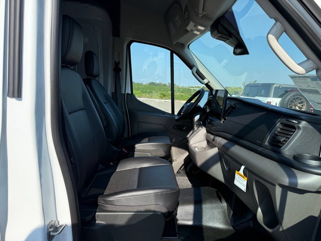 New 2026 Ford Transit 250 148 Medium Roof RWD image 10
