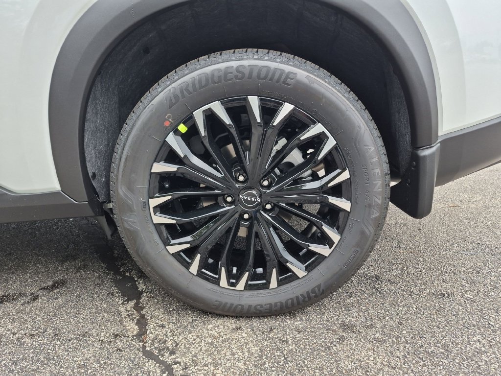 New 2026 Nissan Rogue Dark Armor AWD/4WD image 13