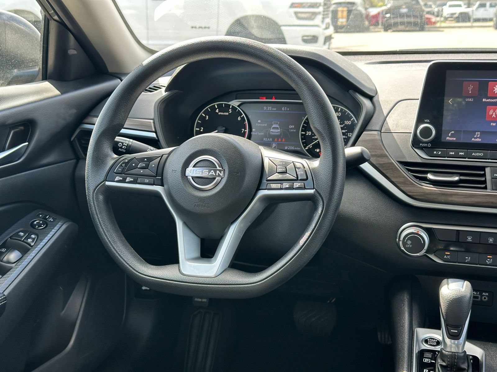 Used 2025 Nissan Altima 2.5 SV FWD image 33