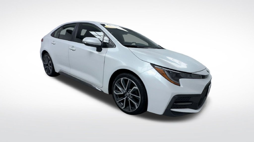Used 2022 Toyota Corolla SE FWD image 2