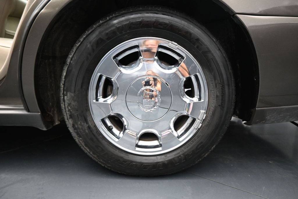 Used 2002 Cadillac De Ville w/ Comfort/Convenience Pkg FWD image 23