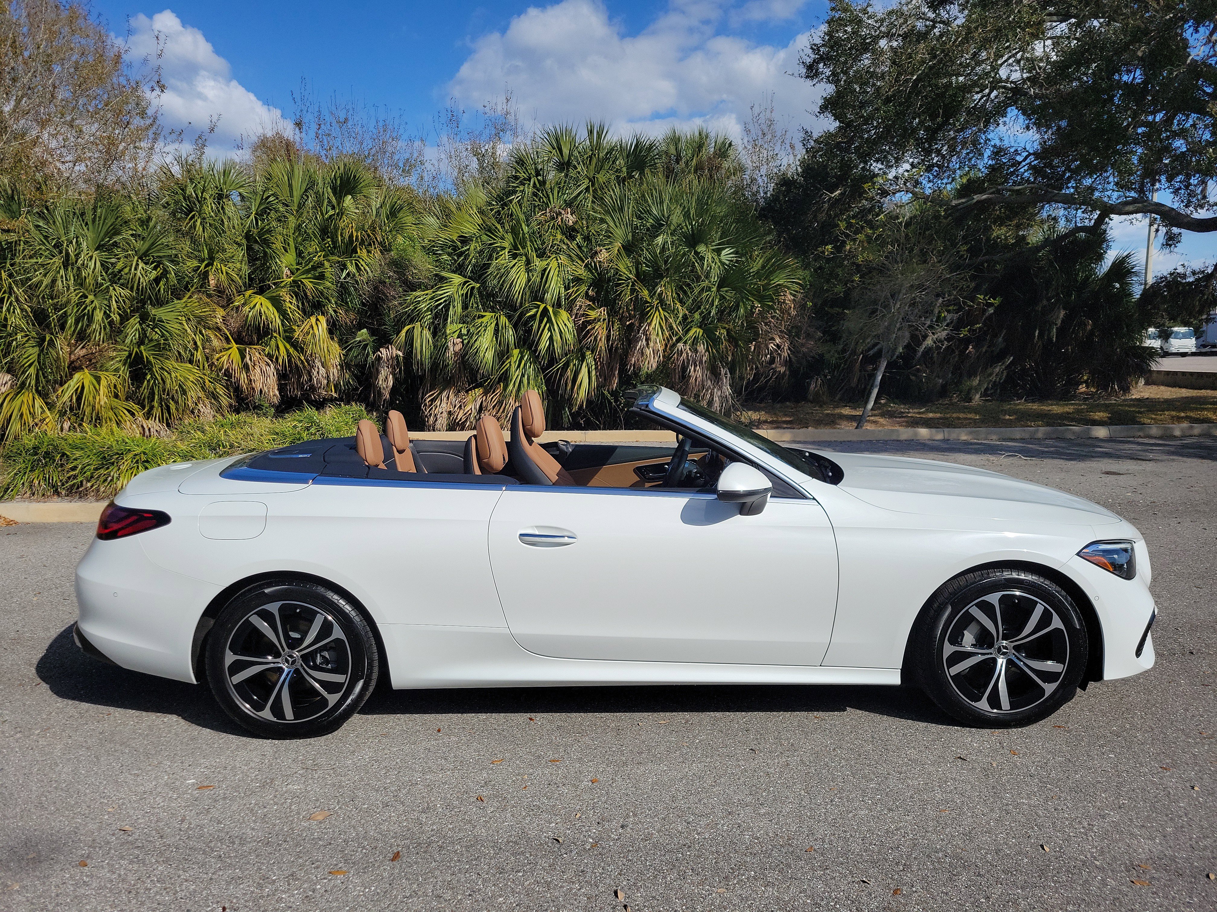 Used 2024 Mercedes-Benz CLE 300 4MATIC Cabriolet image 3