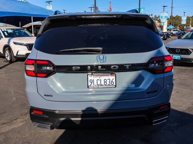 Certified 2024 Honda Pilot Sport image 7