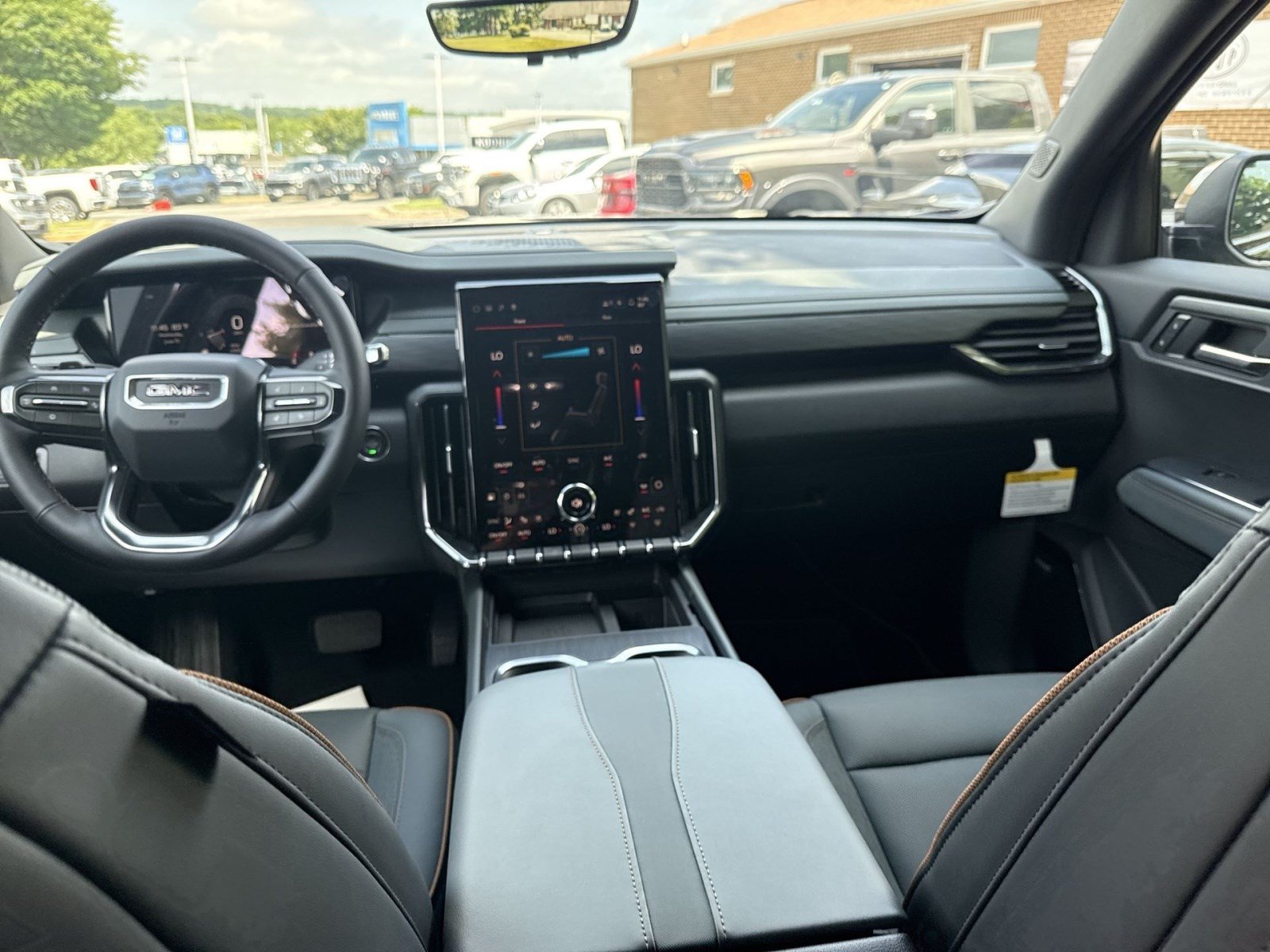 New 2026 GMC Acadia AT4 w/ Luxury Package AWD/4WD image 19