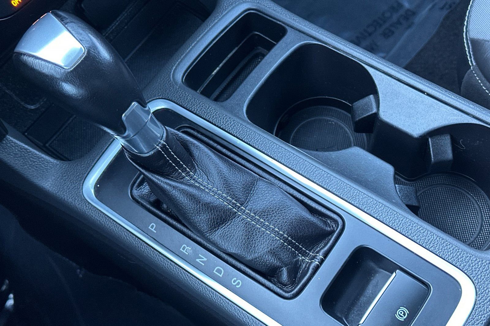 Used 2018 Ford Escape SE w/ SE Sport Appearance Package image 20