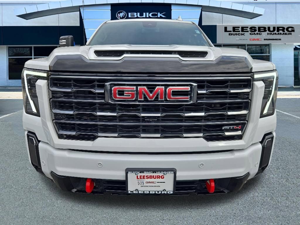 Used 2024 GMC Sierra 2500 AT4 AWD/4WD image 2