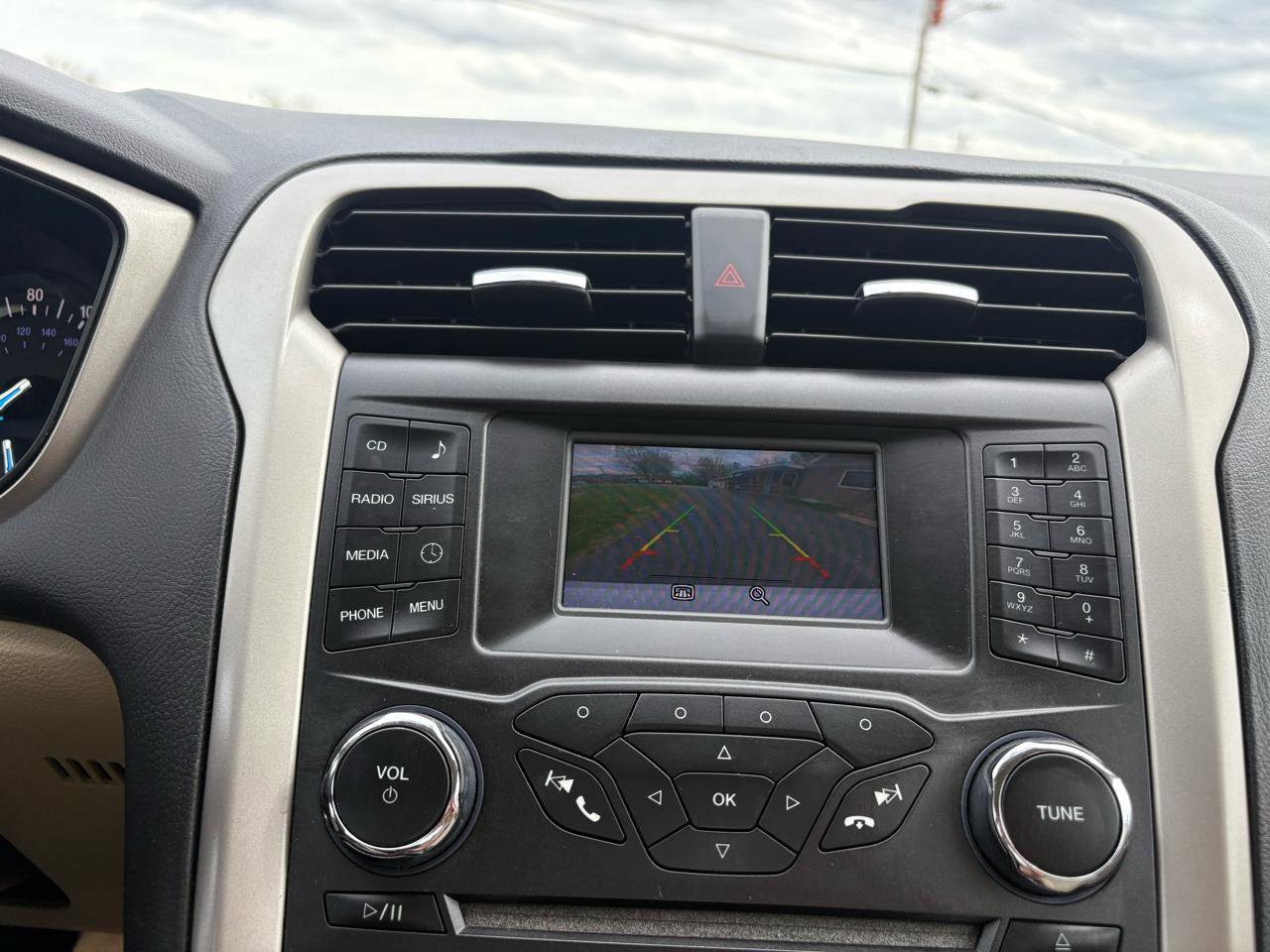 Used 2016 Ford Fusion SE image 15