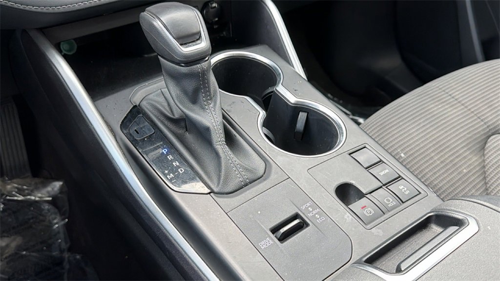Used 2024 Toyota Highlander LE image 31