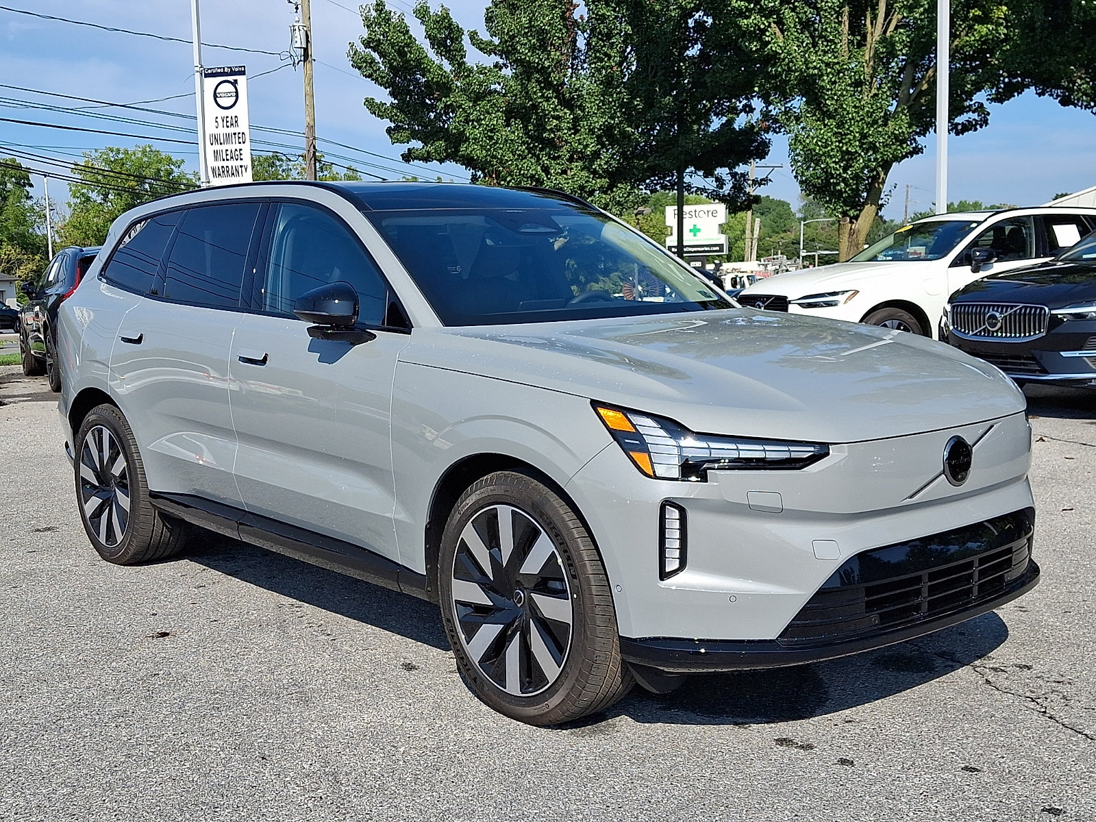 New 2026 Volvo EX90 Ultra