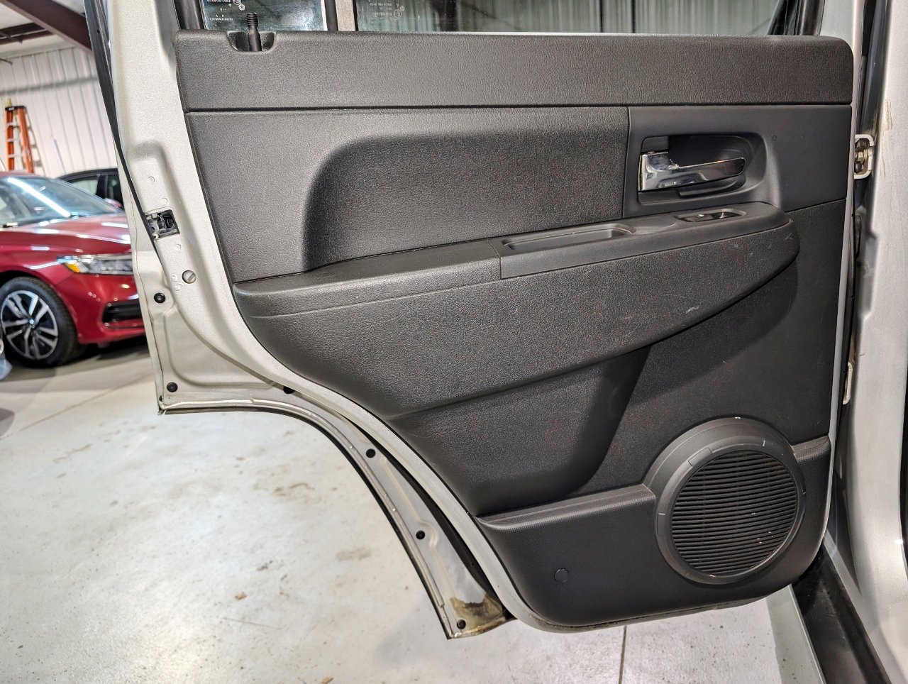 Used 2010 Jeep Liberty Sport w/ Popular Equipment Group AWD/4WD image 17