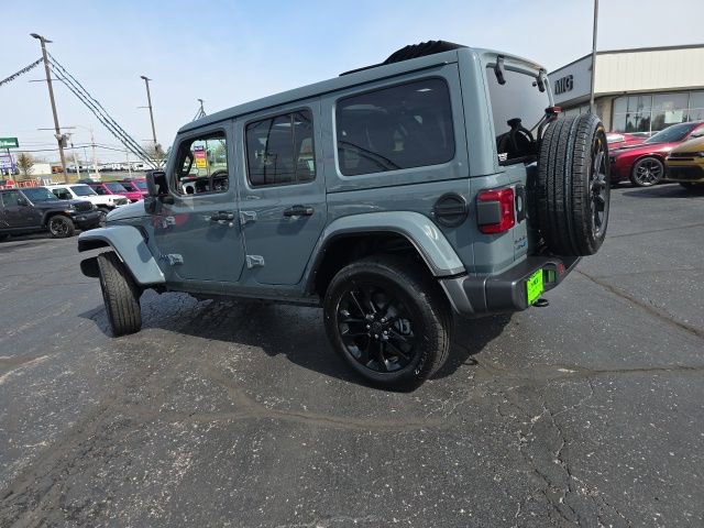 Used 2025 Jeep Wrangler Unlimited Sahara w/ Safety Group image 5