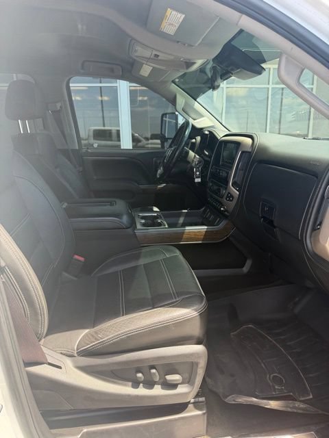 Used 2017 GMC Sierra 2500 Denali w/ Duramax Plus Package AWD/4WD image 18