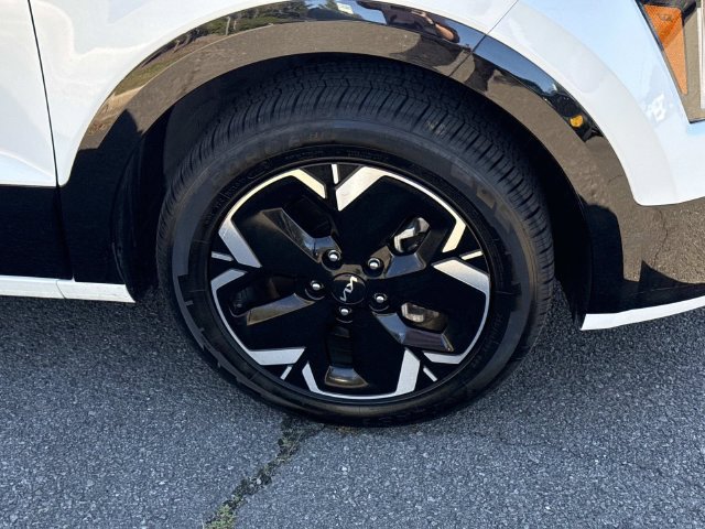 Used 2023 Kia Niro Wind w/ Wind Preserve Package FWD image 7