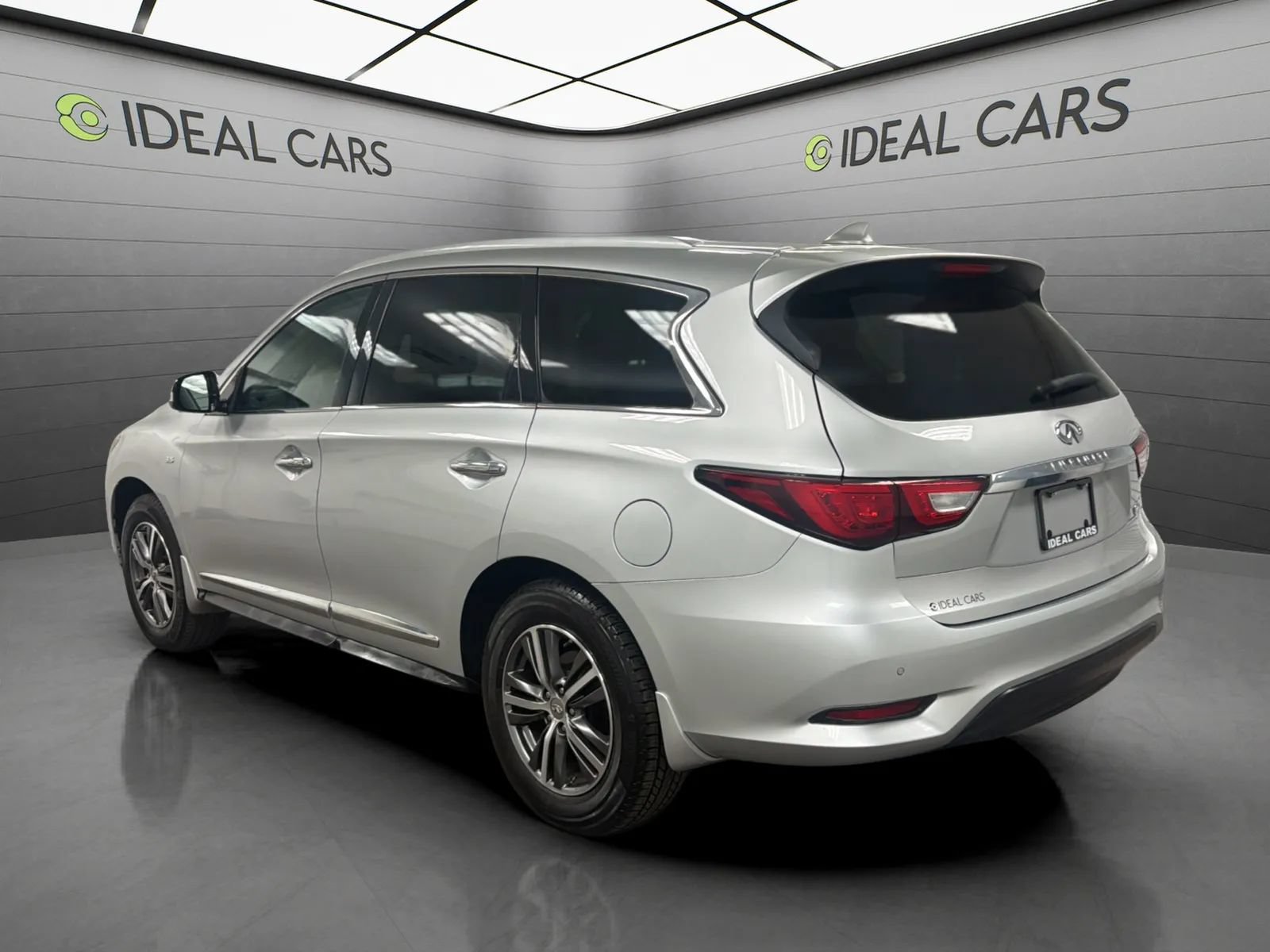 Used 2017 INFINITI QX60 FWD w/ Premium Plus Package image 3