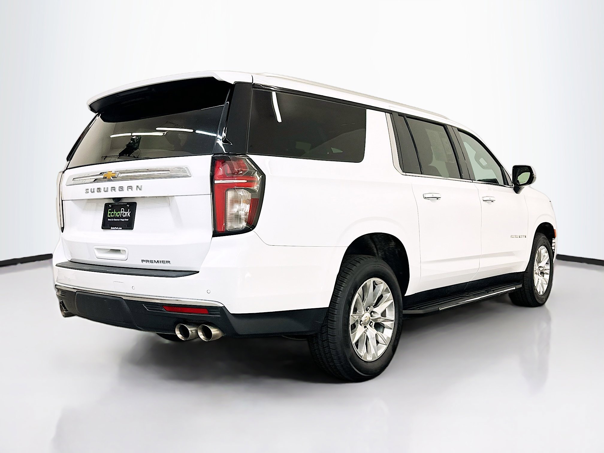 Used 2023 Chevrolet Suburban Premier image 9