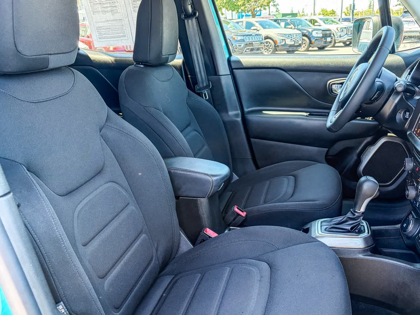 Used 2022 Jeep Renegade Latitude AWD/4WD image 15