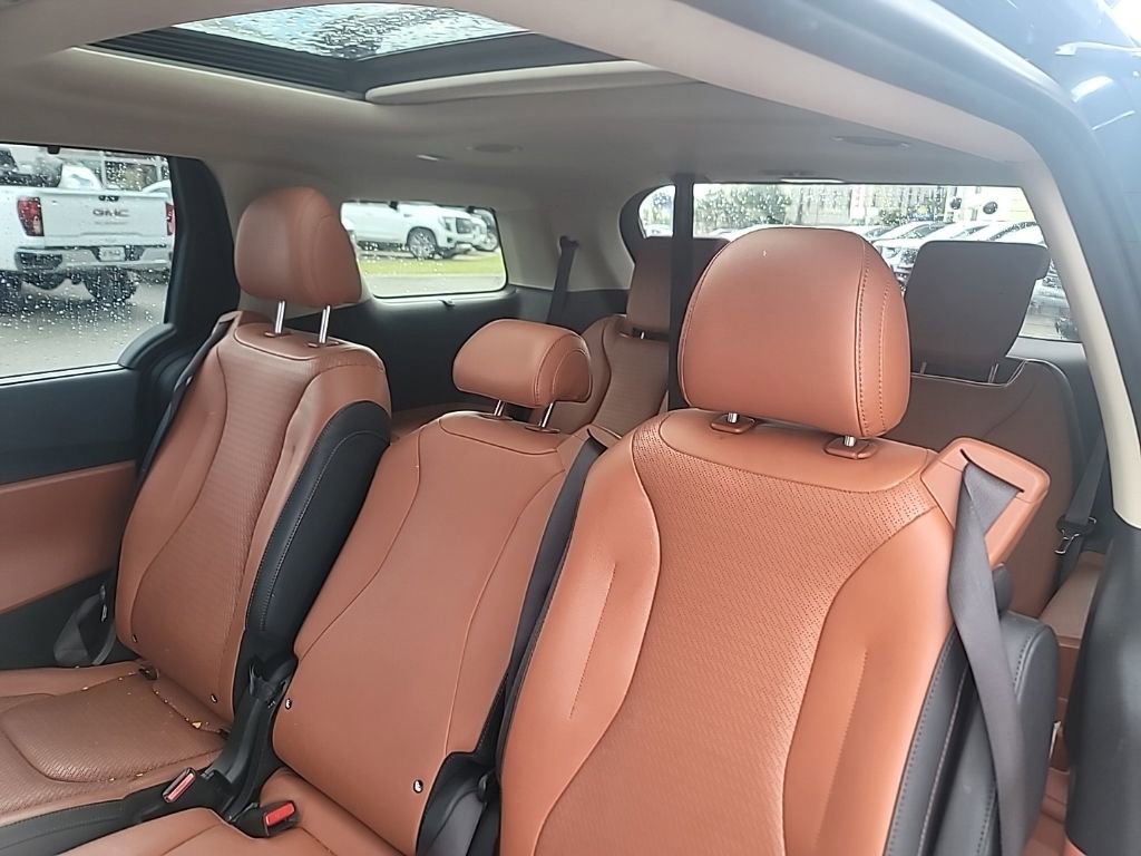 Used 2023 Kia Carnival SX Prestige FWD image 9