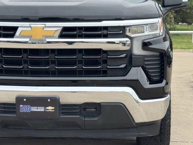 Used 2024 Chevrolet Silverado 1500 LT AWD/4WD image 10