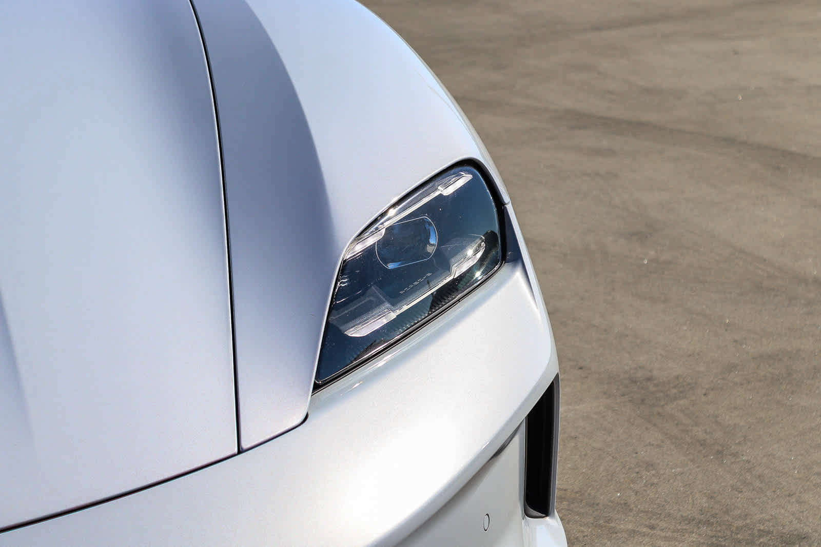 Used 2025 Porsche Taycan RWD image 7