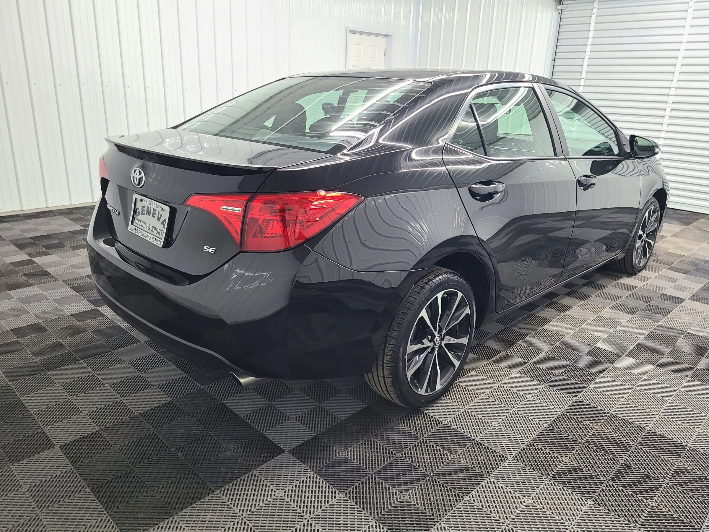 Used 2018 Toyota Corolla SE FWD image 11