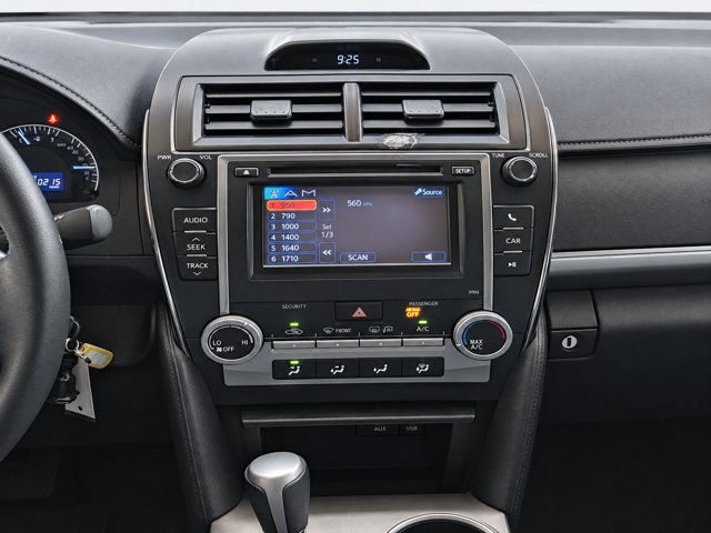Used 2012 Toyota Camry SE FWD image 28