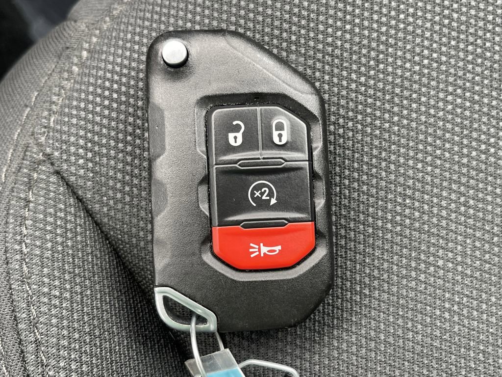 Certified 2021 Jeep Gladiator Willys image 28