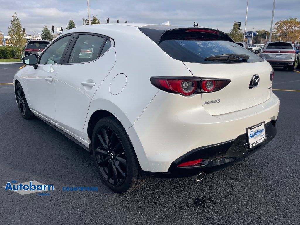 Used 2019 MAZDA MAZDA3 Hatchback w/ Premium Package FWD image 3
