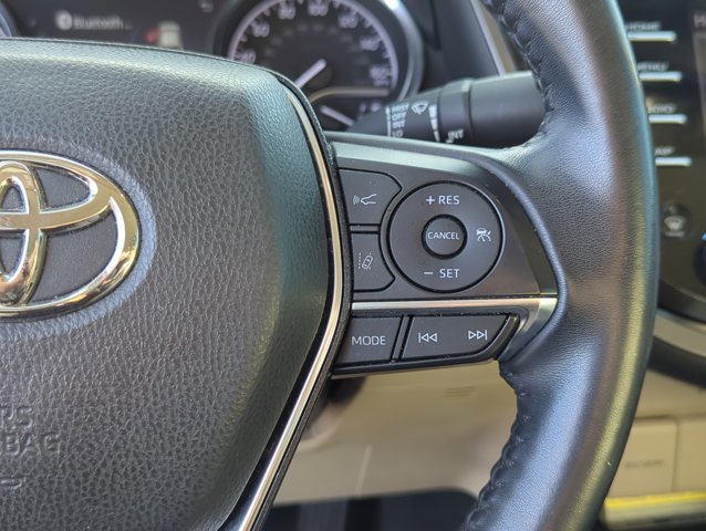 Used 2020 Toyota Camry XLE FWD image 14
