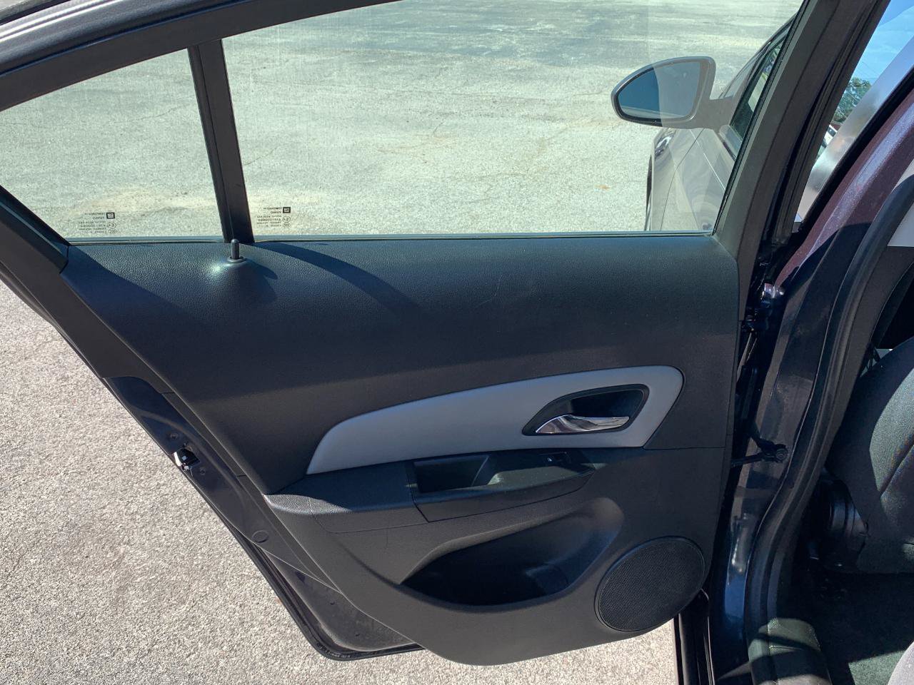Used 2014 Chevrolet Cruze LS FWD image 18