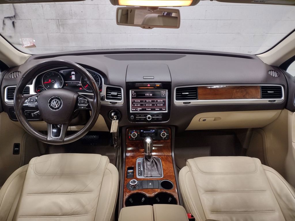 Used 2012 Volkswagen Touareg TDI image 34