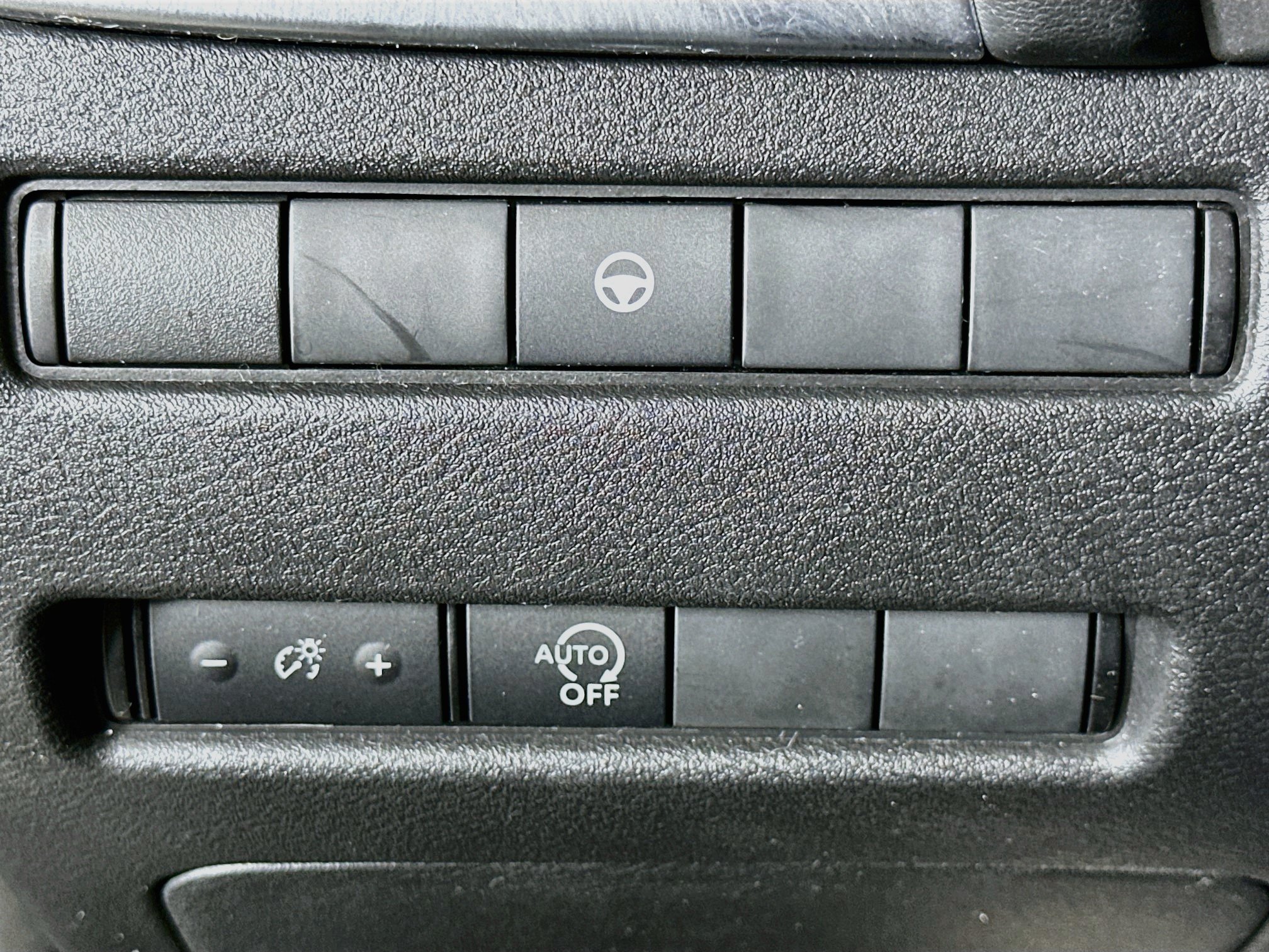 Used 2023 Nissan Rogue SV AWD/4WD image 15