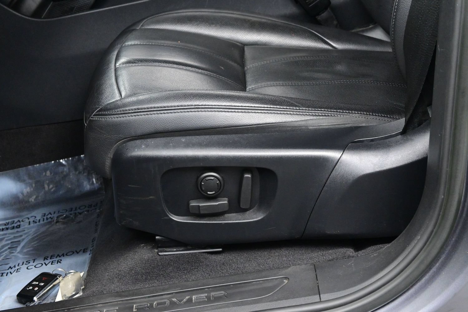 Used 2023 Land Rover Range Rover Evoque S AWD/4WD image 14
