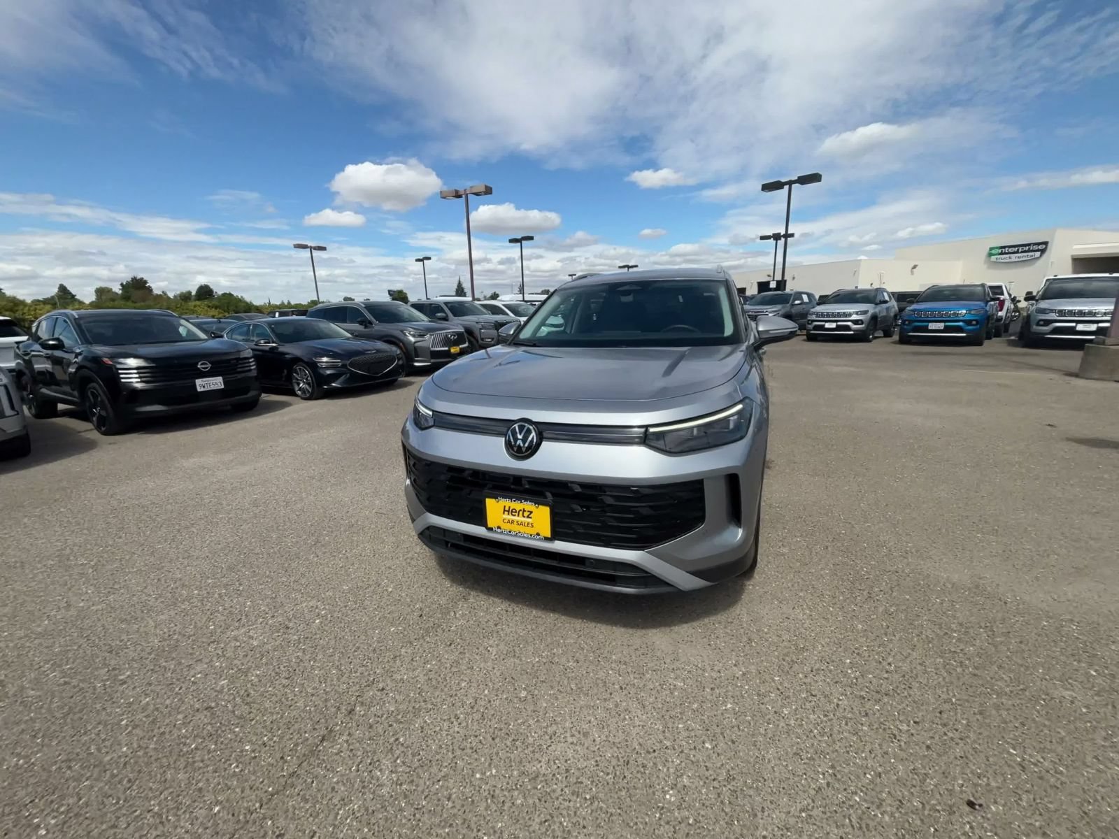 Used 2026 Volkswagen Tiguan SE AWD/4WD image 7
