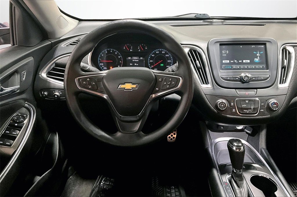 Used 2016 Chevrolet Malibu LT image 8