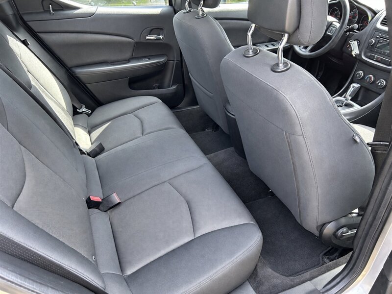 Used 2011 Dodge Avenger Express FWD image 11