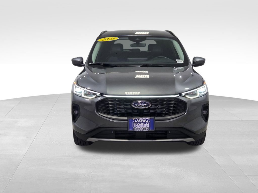 Used 2025 Ford Escape Platinum image 18