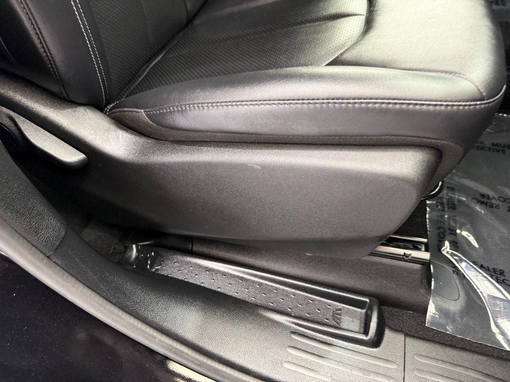 Used 2025 Chrysler Pacifica Select FWD image 23