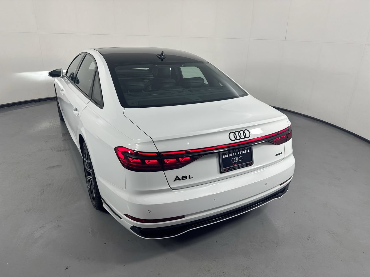 Used 2023 Audi A8 L 3.0T w/ Comfort Plus Package AWD/4WD image 32