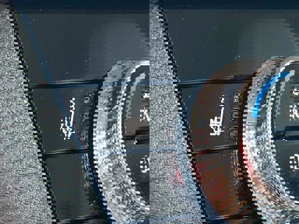 New 2025 Mitsubishi Outlander SE image 10