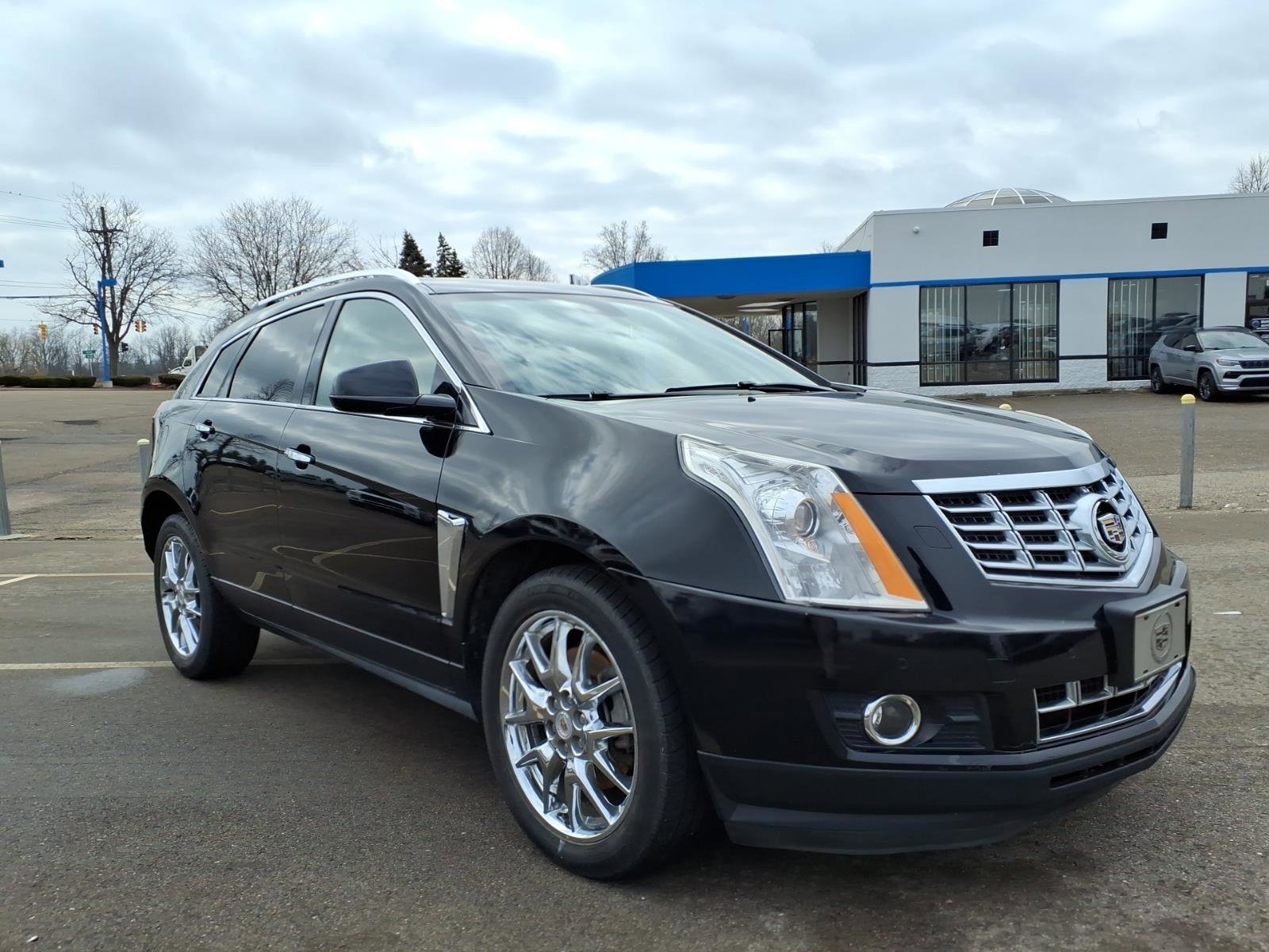 Used 2014 Cadillac SRX Performance w/ Driver Awareness Package image 3