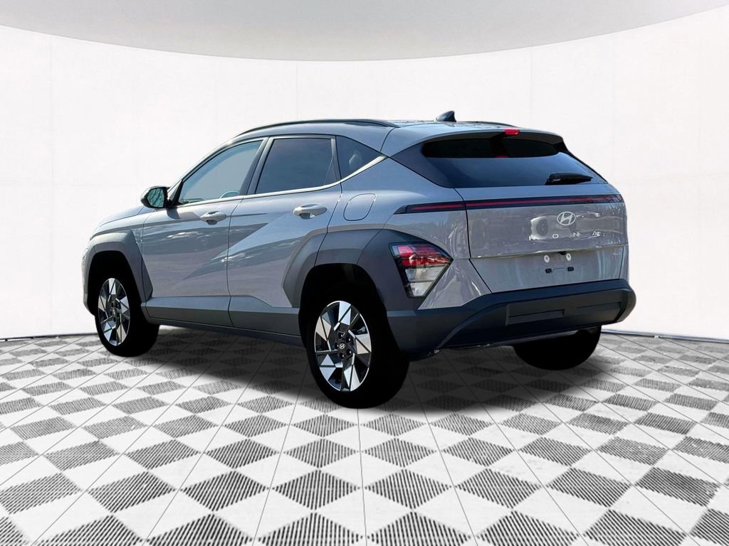 Used 2025 Hyundai Kona SEL image 8